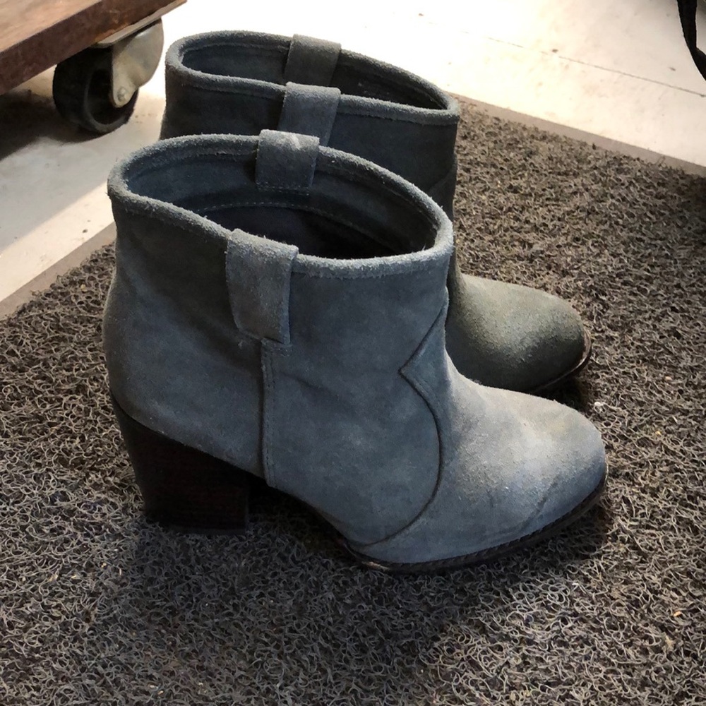 Gray suede boots by Spendid
